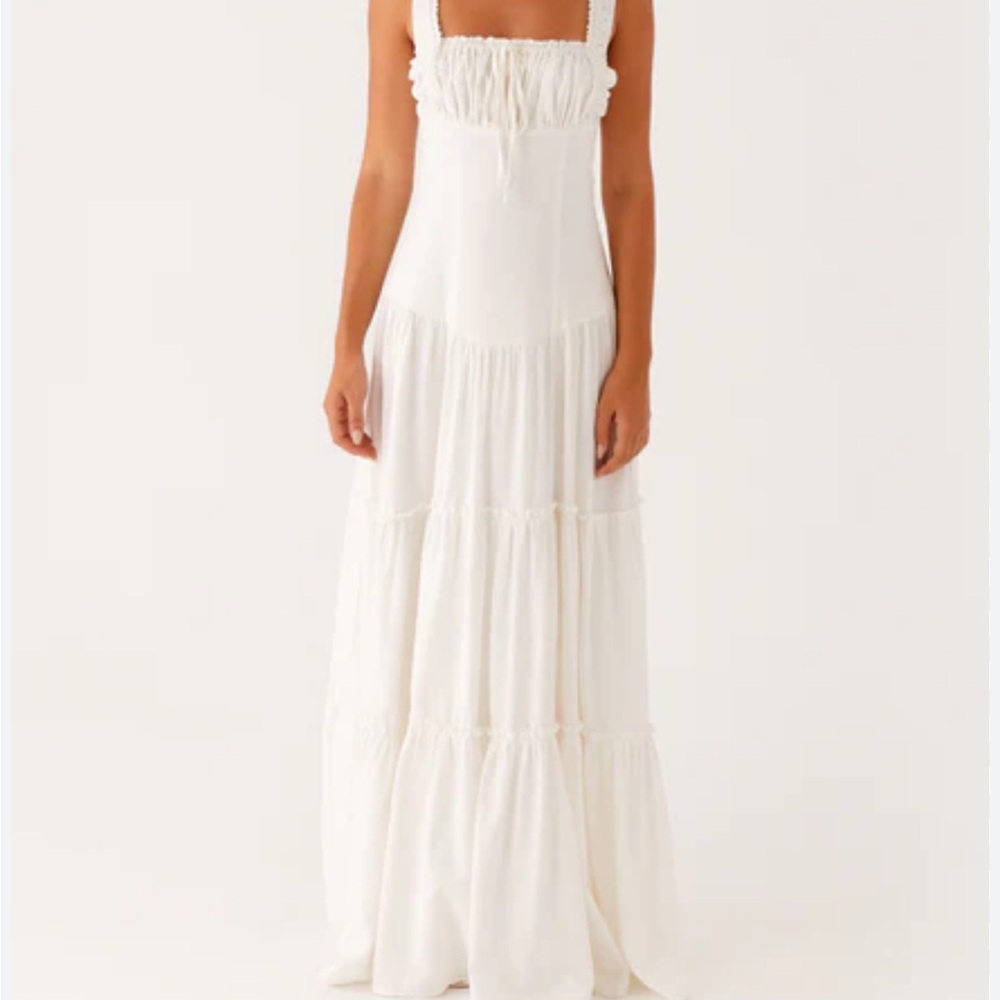 Elegant White Maxi Dress